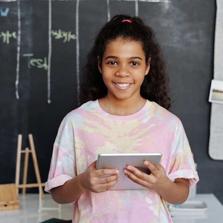 Using Tablets in Education : The Pros and Cons - ICourage tech